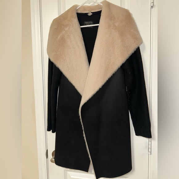 Twelfth Street by Cynthia Vincent Jackets & Blazers - Black Coat with Faux Fur Collar
